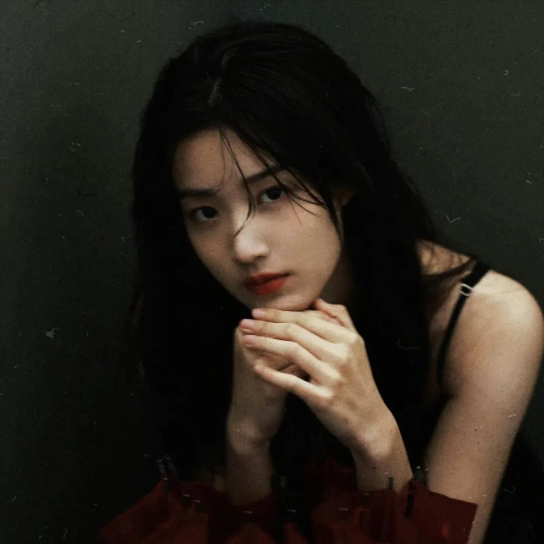 小犬与女孩 封面